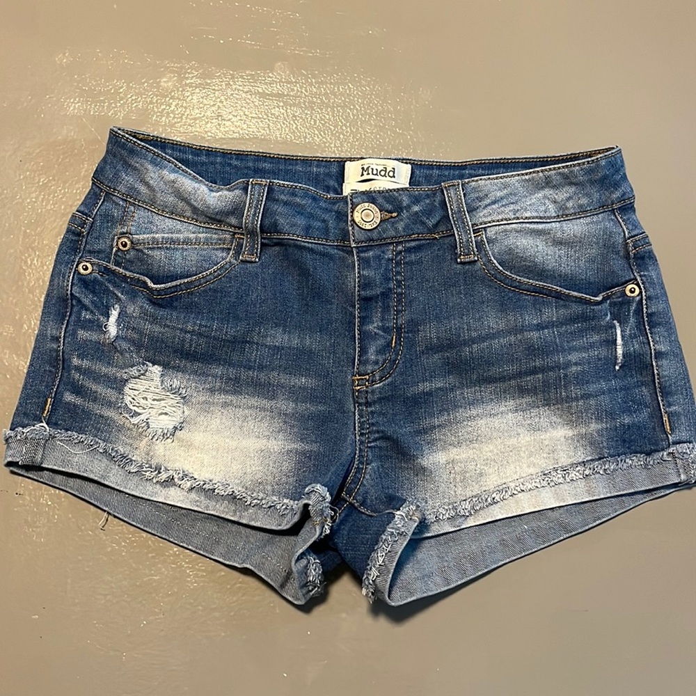 Mudd women’s jean shorts, size 7